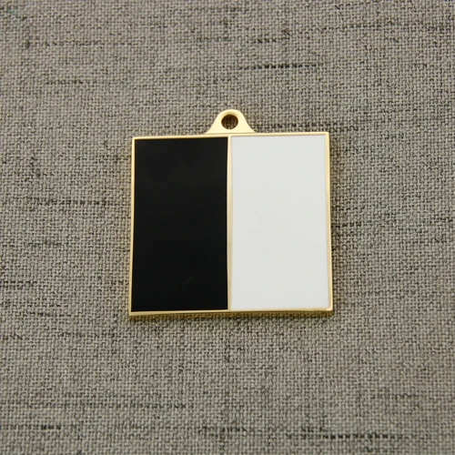 8. White And Black Custom Medals 8. White And Black Custom Medals