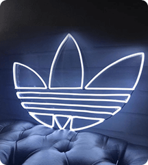 Placas luminosas personalizadas da Adidas