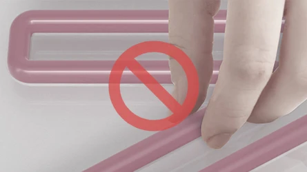 Ne pas déplacer les tubes néon installés Ne pas déplacer les tubes néon installés