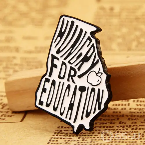 Hungrig nach Bildung Anstecknadeln Hungrig nach Bildung Anstecknadeln