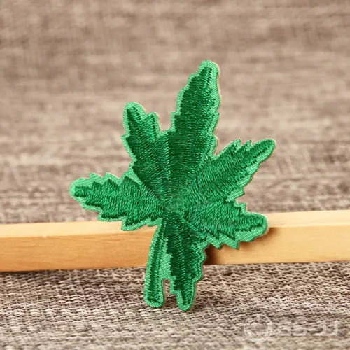Maple Leaf Embroidered Patches Maple Leaf Embroidered Patches
