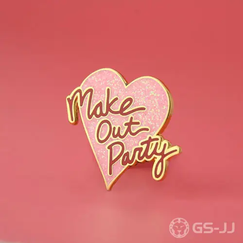 Love Heart Custom Enamel Pins Love Heart Custom Enamel Pins