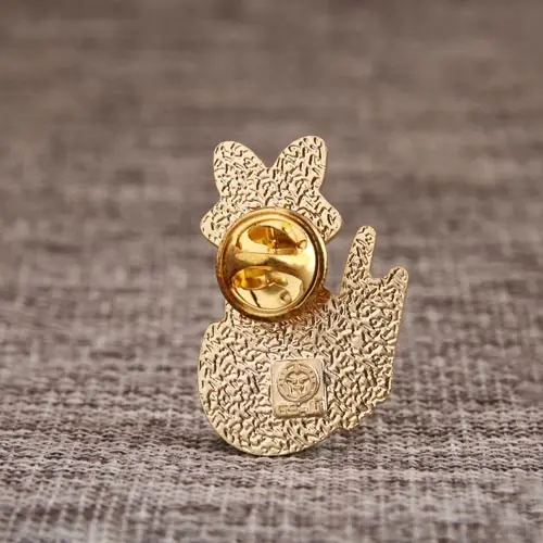 Fox enamel lapel pins