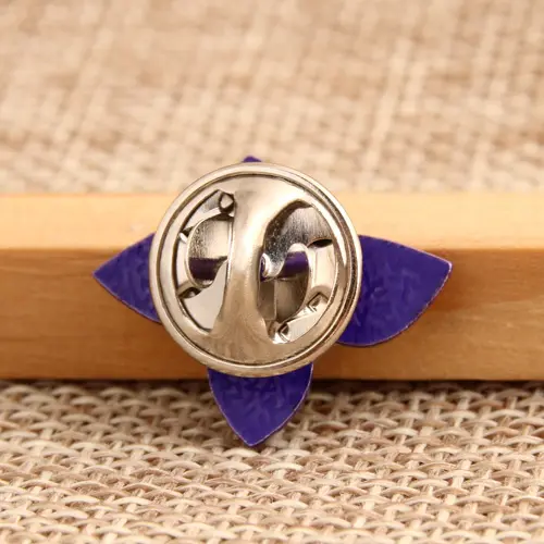 Small flower custom enamel pins Small flower custom enamel pins