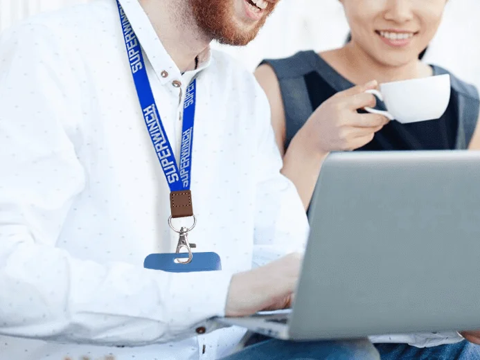 Vævede nøglesnore med ID-holder