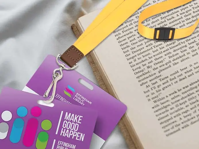 Cordones en blanco para tarjetas de biblioteca