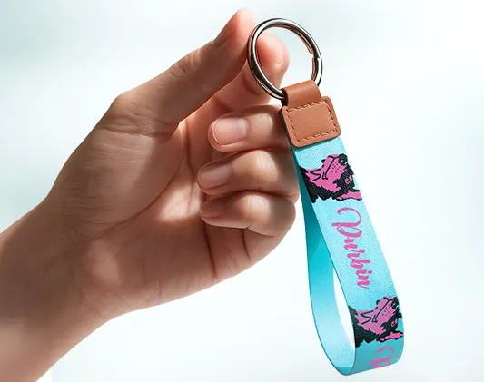 Free real-effect lanyards keychain