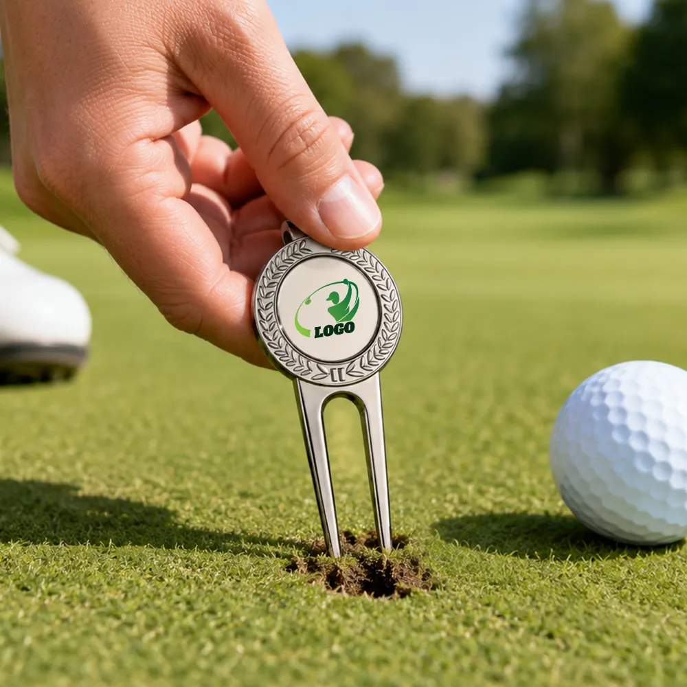 Patterns Golf Divot Tool and Ball Markers Set