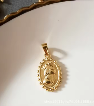 custom chain pendants