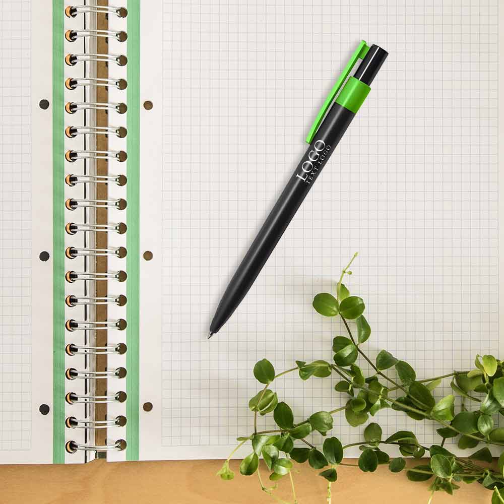 Personalized Push-type 8-color rainbow pen black rod plastic ballpoint pen