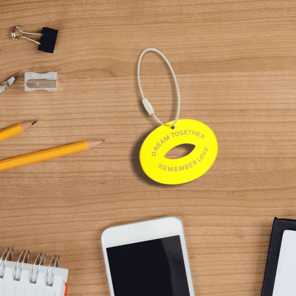 Promotional Custom Oval-shaped Transparent Color Acrylic Keychain Scene