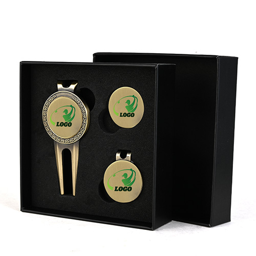 Patterns Golf Divot Tool and Ball Markers Set