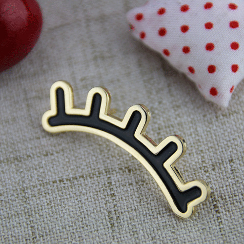 Enamel pins for eyelashes