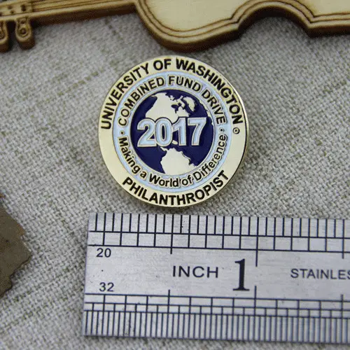 Soft Enamel Lapel Pins with Number 2017 Soft Enamel Lapel Pins with Number 2017